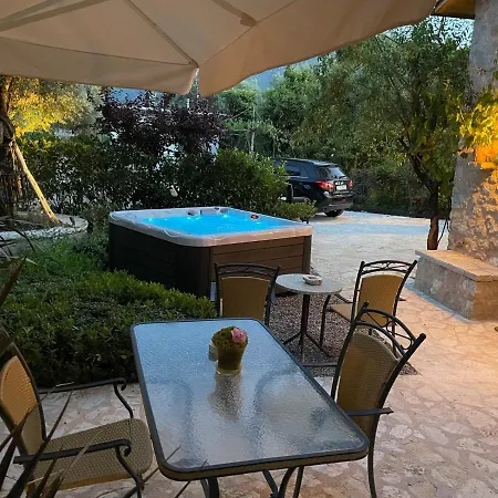 Villa Zacharenia *